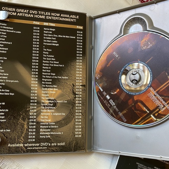 T2 Terminator 2 The Ultimate Edition Judgment Day DVD 2 Disc Set - Picture 4 of 9